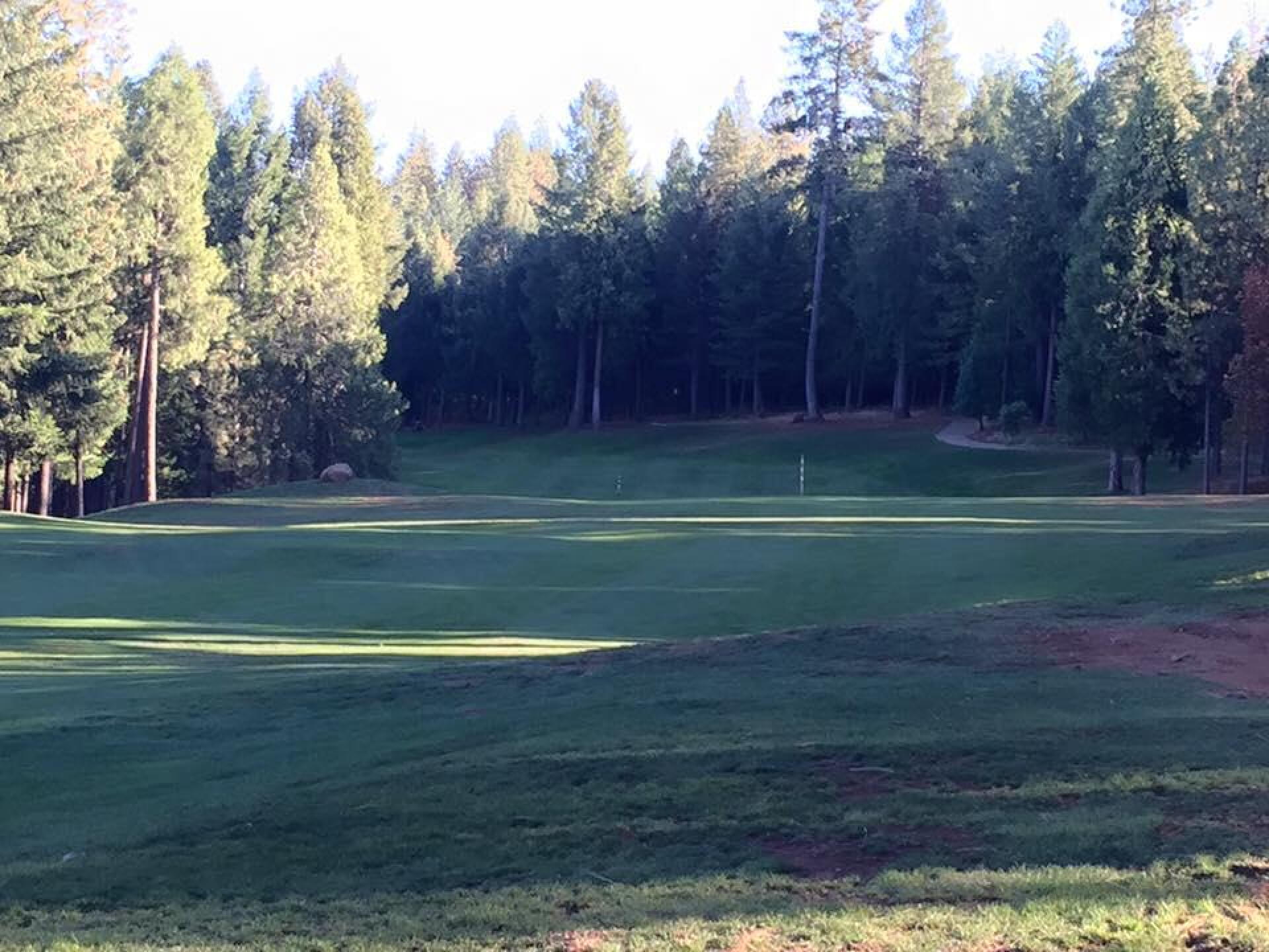 Par5 16th hole..... (Photo submitted by ethamzy1 on 10/21/2015)