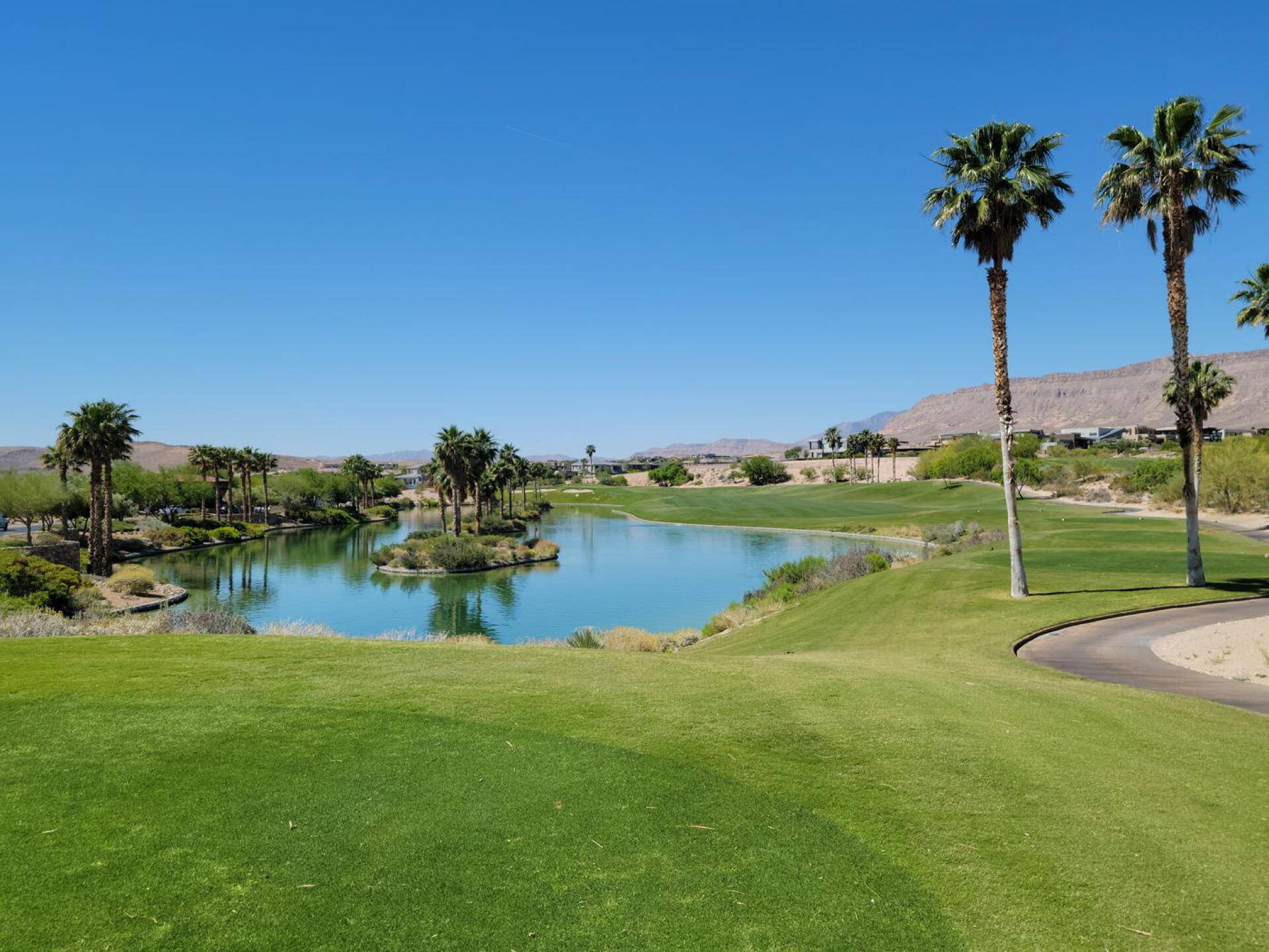 1st hole, so gorgeous.. (Photo submitted by scottgolfmor on 06/03/2021)