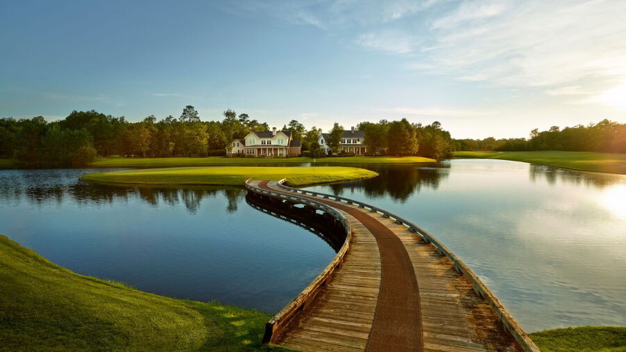Savannah Quarters CC: Island green