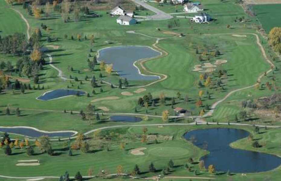 Red White At Mid Vallee Public Golf Course In De Pere Wisconsin USA 