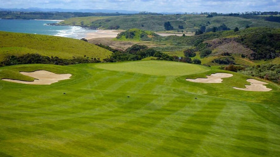 17 - Living The Green - October 2015 - lucagolf