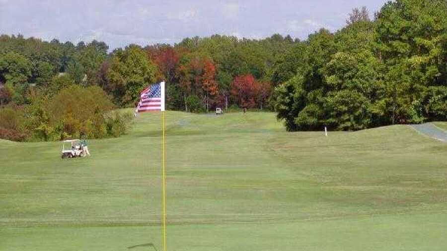 Pinetuck GC: #18