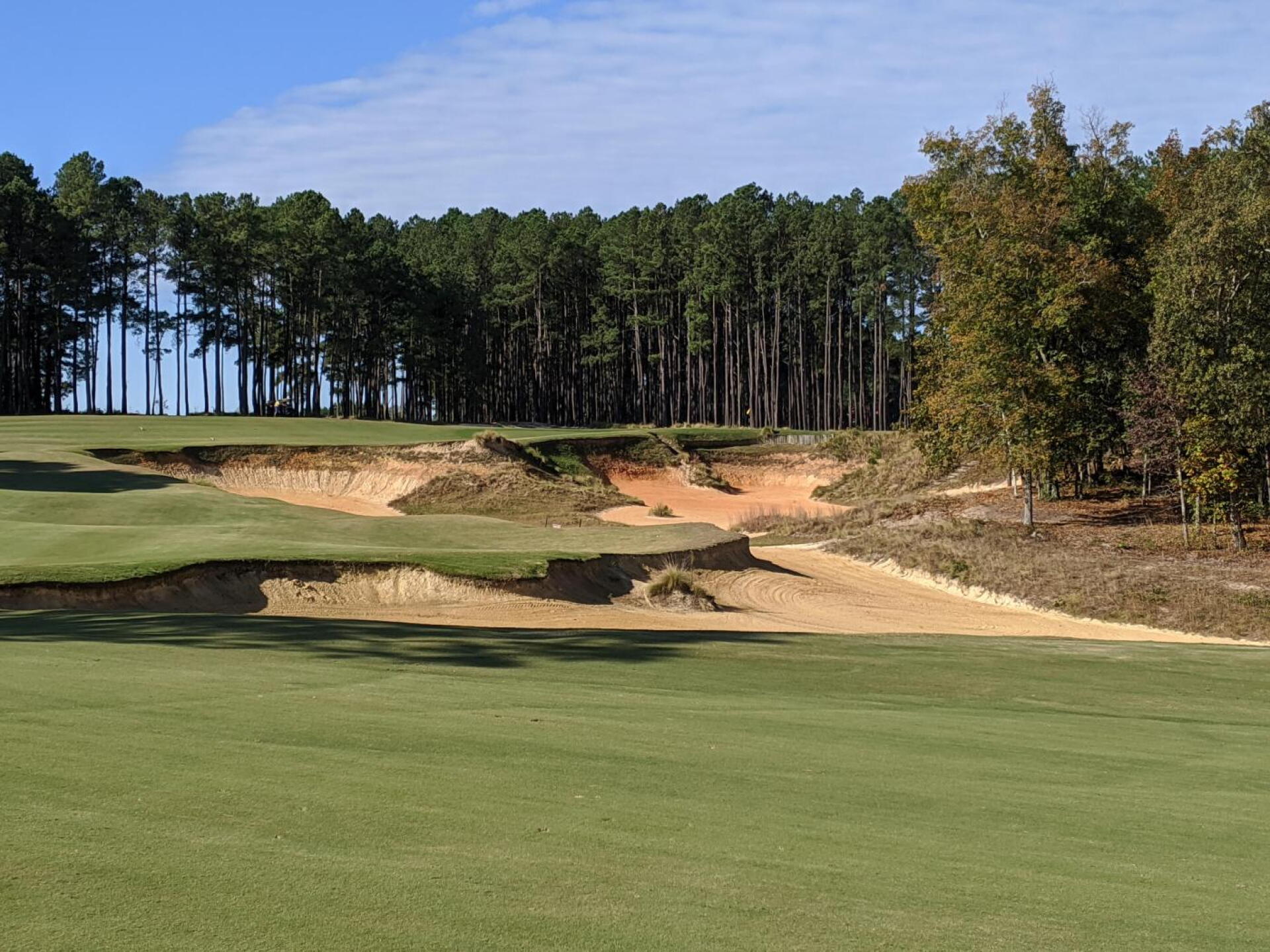 Risk/reward 11th hole (Photo submitted by GolferJake78 on 10/17/2019)