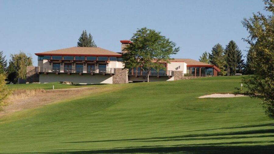 Birch Creek GC: clubhouse