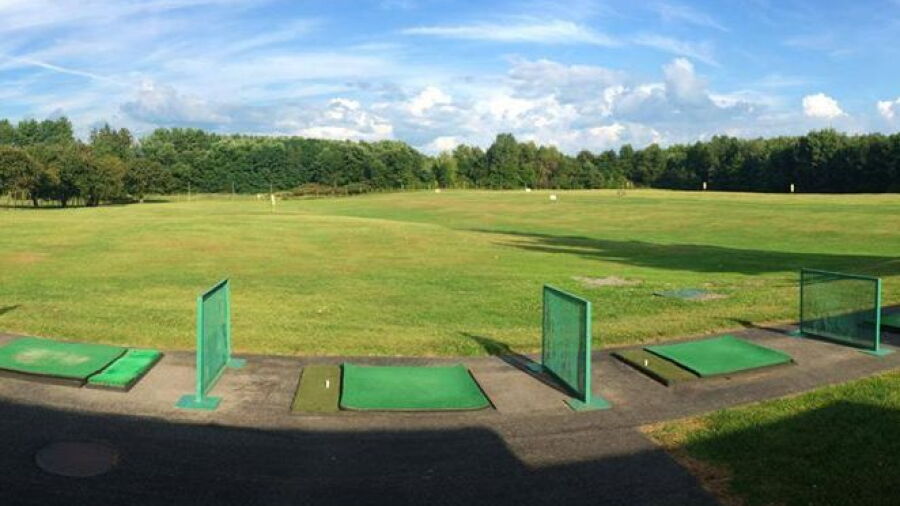 Delta Knolls Golf Center: Driving range