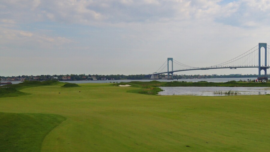 Trump Golf Links at Ferry Point - no. 16