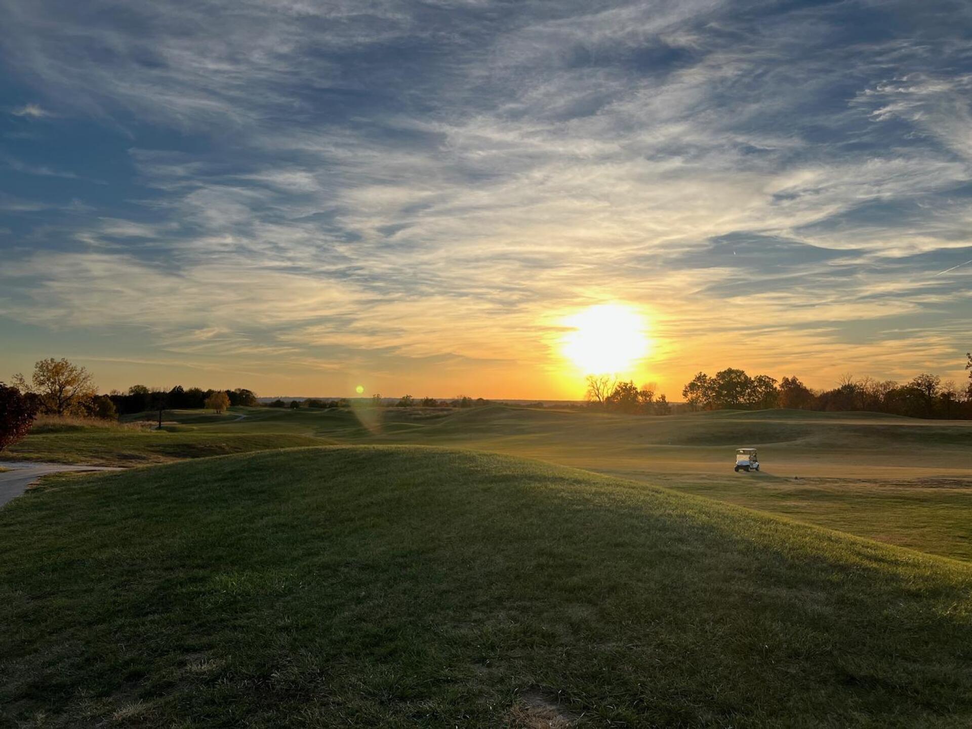 Beautiful sunset (Photo submitted by ZgeflHVlZUjIvJWwOFzb on 04/22/2025)