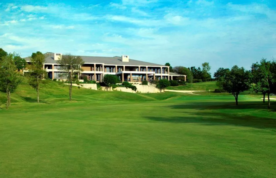 Mira Vista GC: Clubhouse