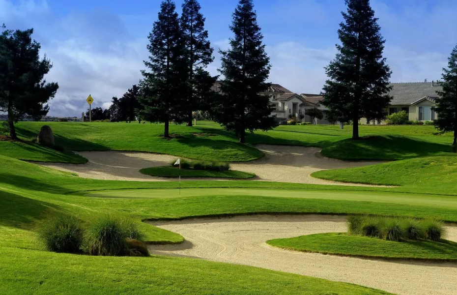 The Lincoln Hills GC: Clubhouse