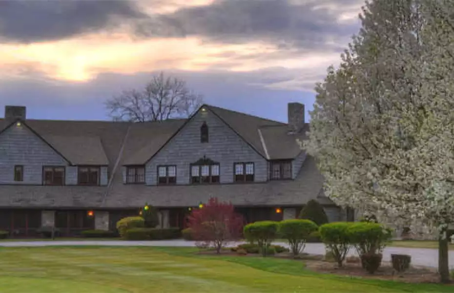 Vesper CC: Clubhouse