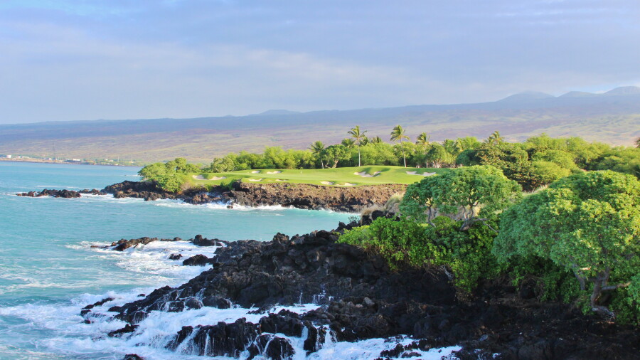 Mauna Kea Golf Course - hole 3 tee