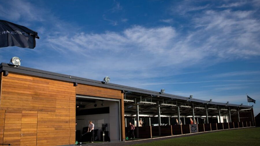 Oulton Hall GCC: Driving range
