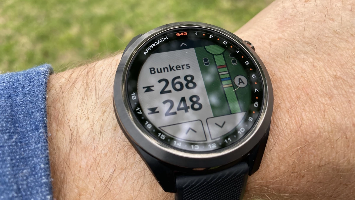Garmin S42 Review: The New Garmin Approach S42 GPS Watch