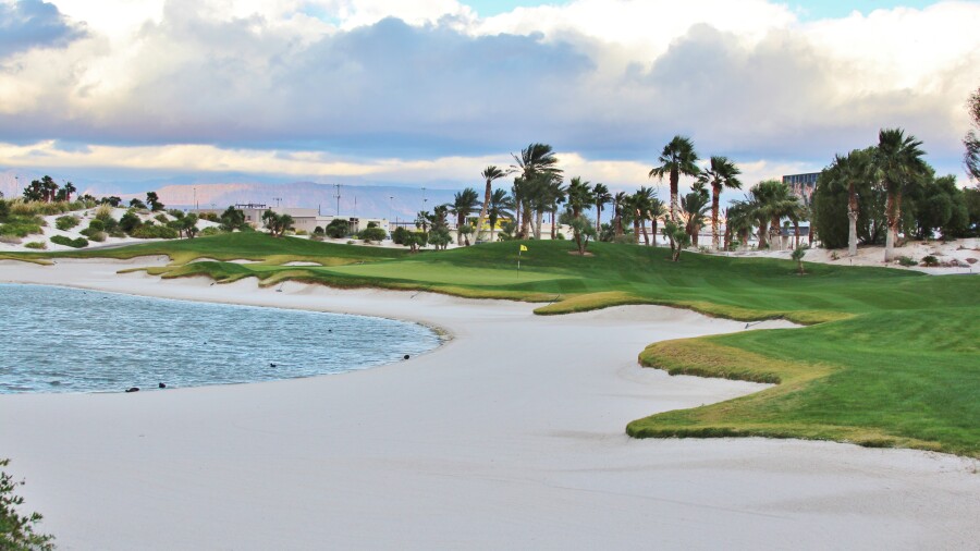 Bali Hai Golf Club in Las Vegas - hole 11