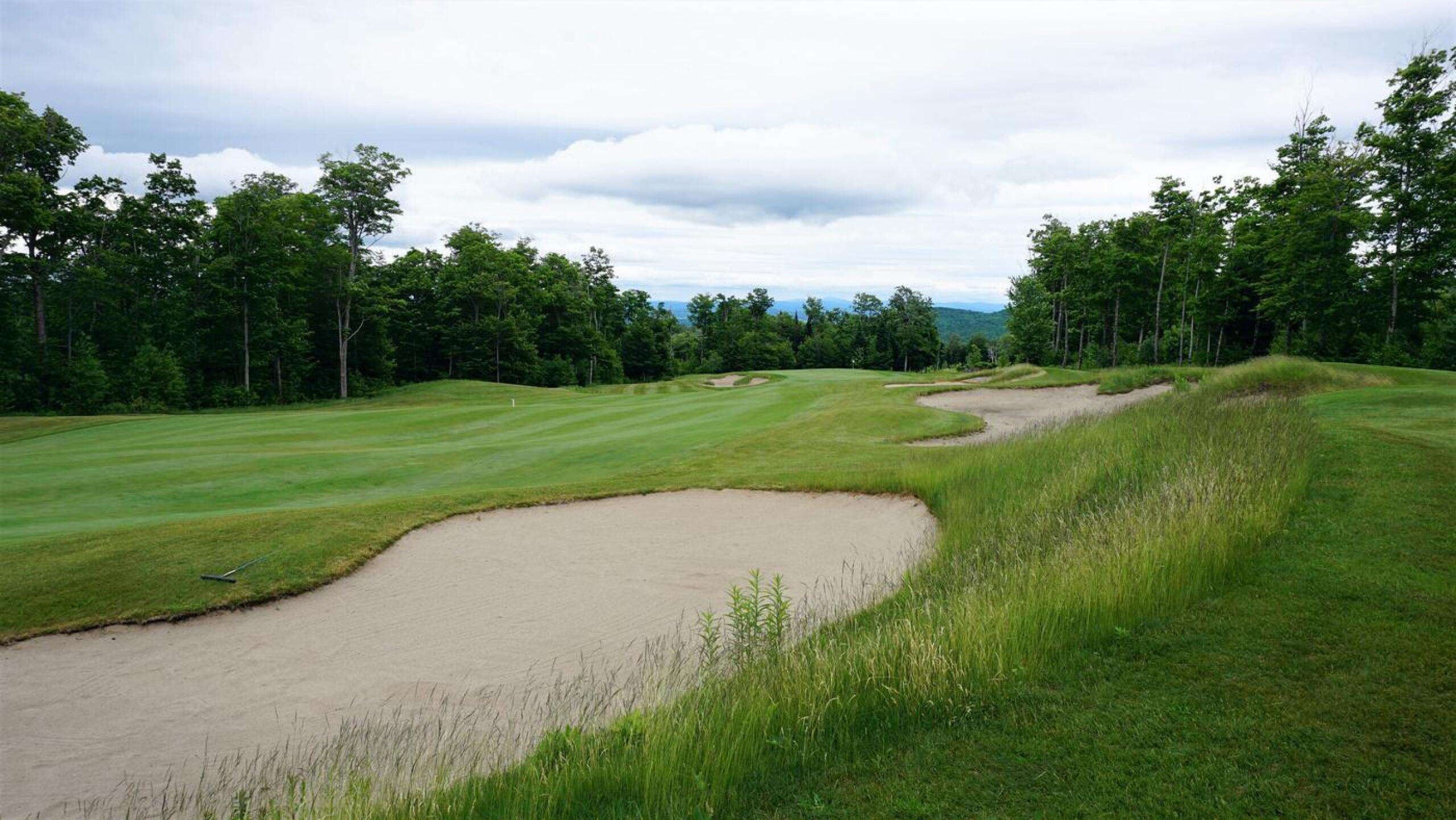 The first: par-4, 425. Aggressive bunkering alongside this fairway hints at the sternness of the upcoming test. (Photo submitted by AptlyLinked on 06/24/2021)