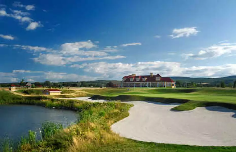 Batteaux Creek GC: Clubhouse