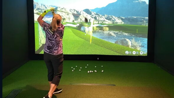 Score 18 Indoor Golf