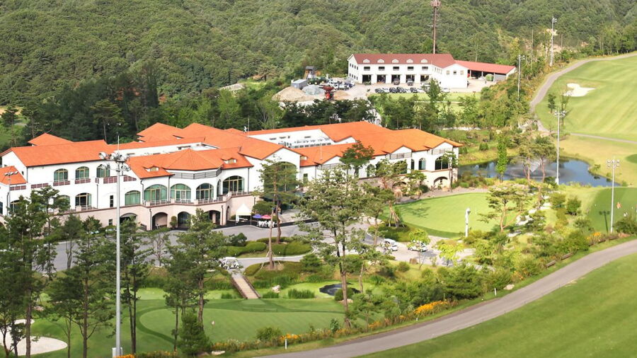 Forest Hill CC: Clubhouse