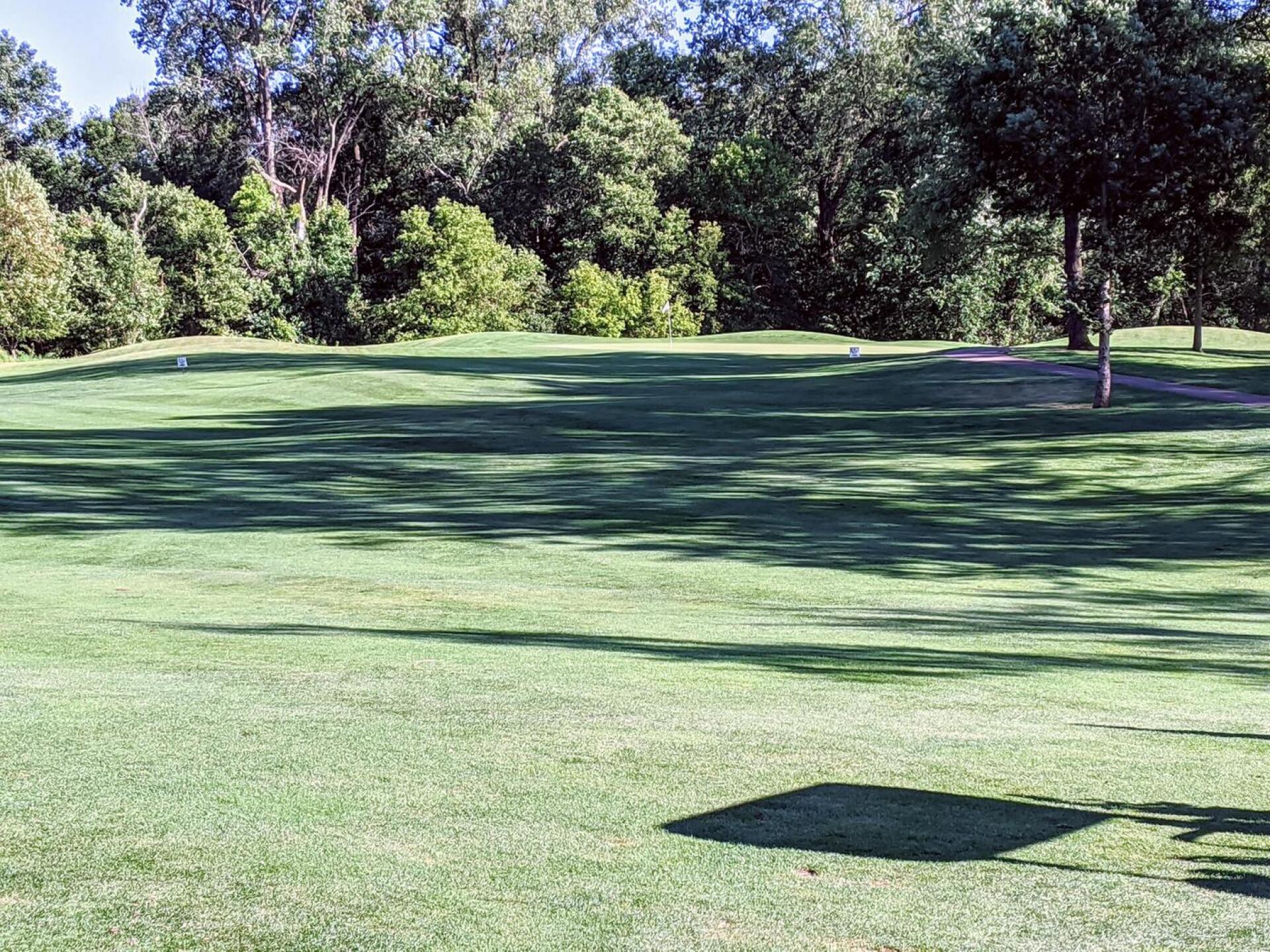 Hole 14 - A strong risk/reward short par 4 (Photo submitted by GolferJake78 on 08/16/2020)