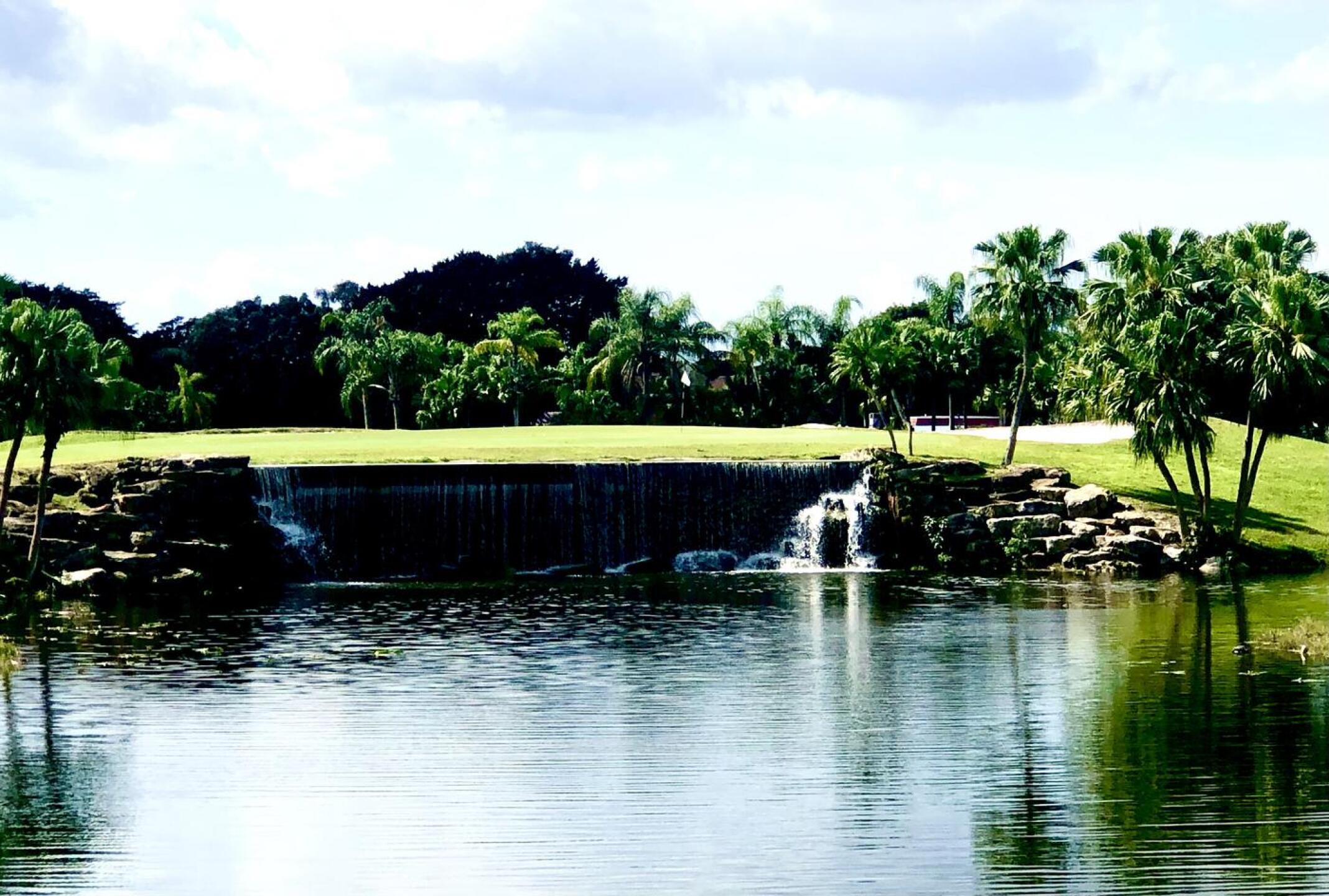 Nice par 3 (Photo submitted by ThePoorhello1981 on 02/12/2022)