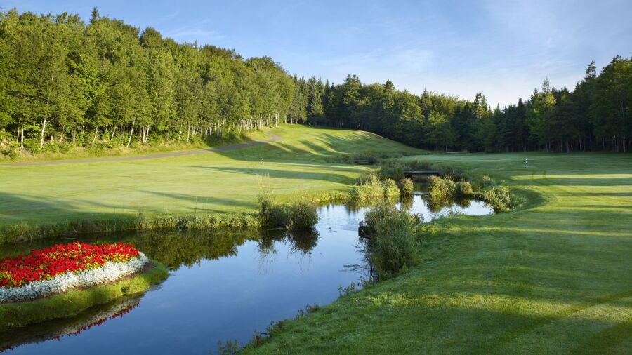 Mill River GC: 7th fairway