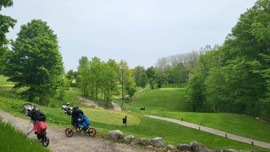 Hy-Hope Farm Golf Course - pull cart