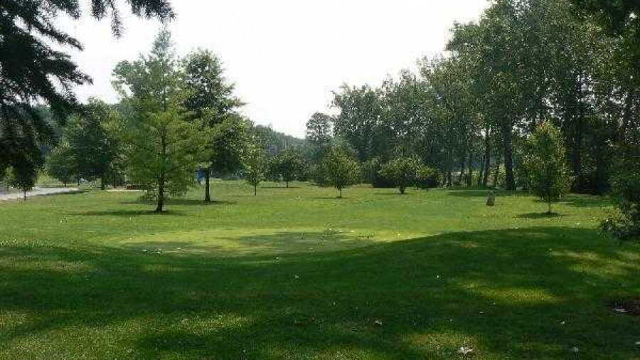 Par-3 Golf At Sandy Bottom Park