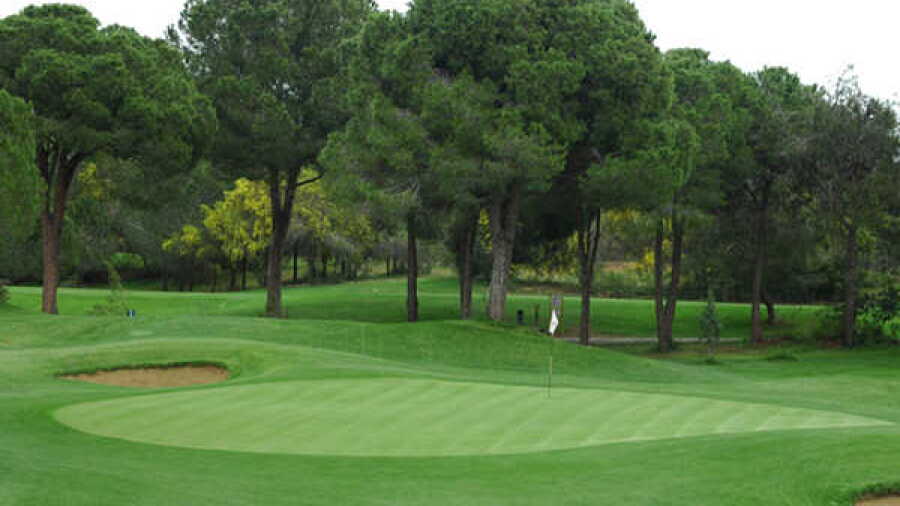 Titanic Golf Club - 1st green