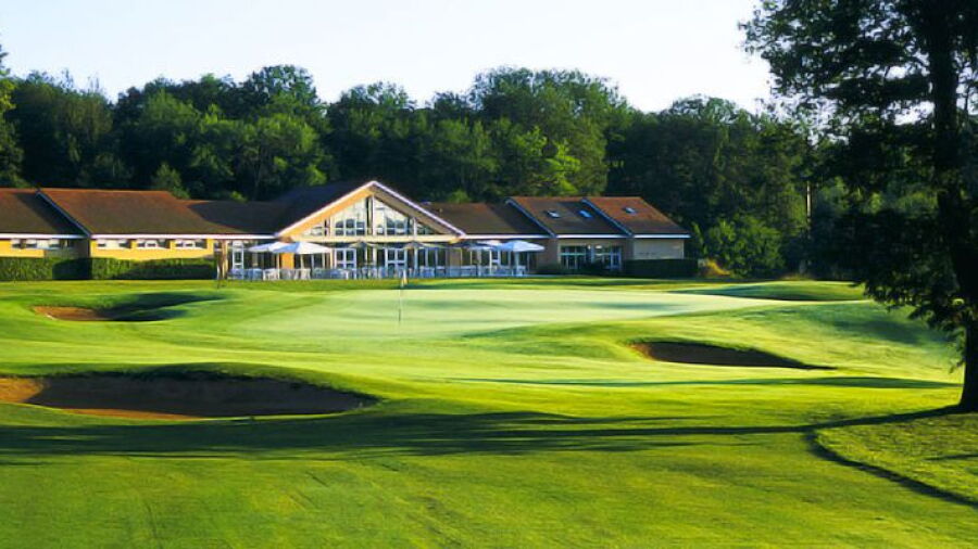 Chateau D'Avoise GC: Clubhouse