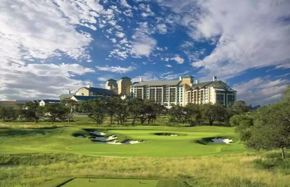AT&T Oaks Course, Hole #16