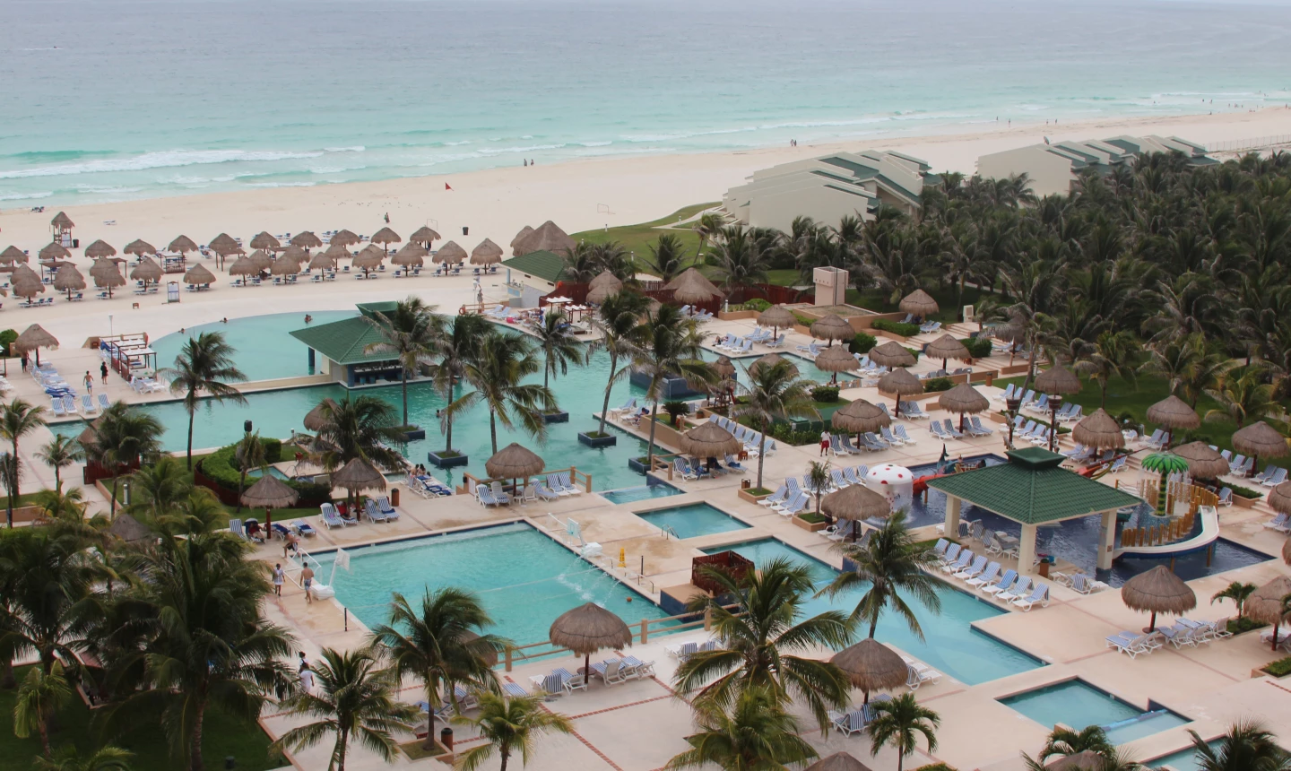Iberostar Cancun - hotel view