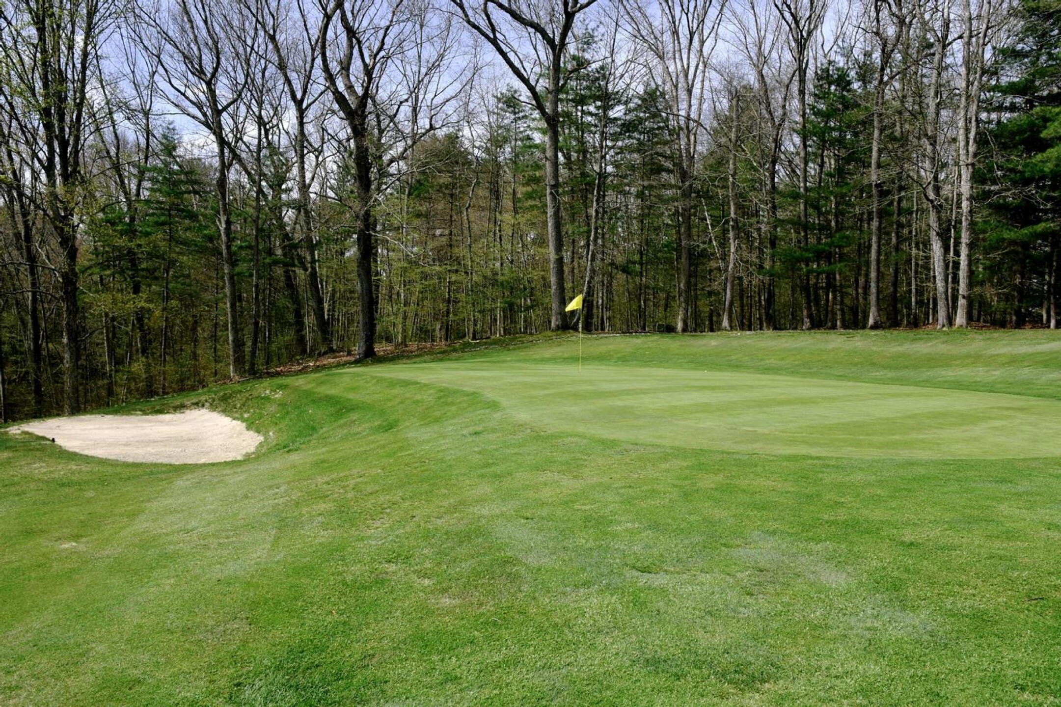 Seventeen, which runs 189 yards and slightly uphill, is a difficult par-3. This view is from the hole’s right flank. (Photo submitted by AptlyLinked on 04/30/2026)