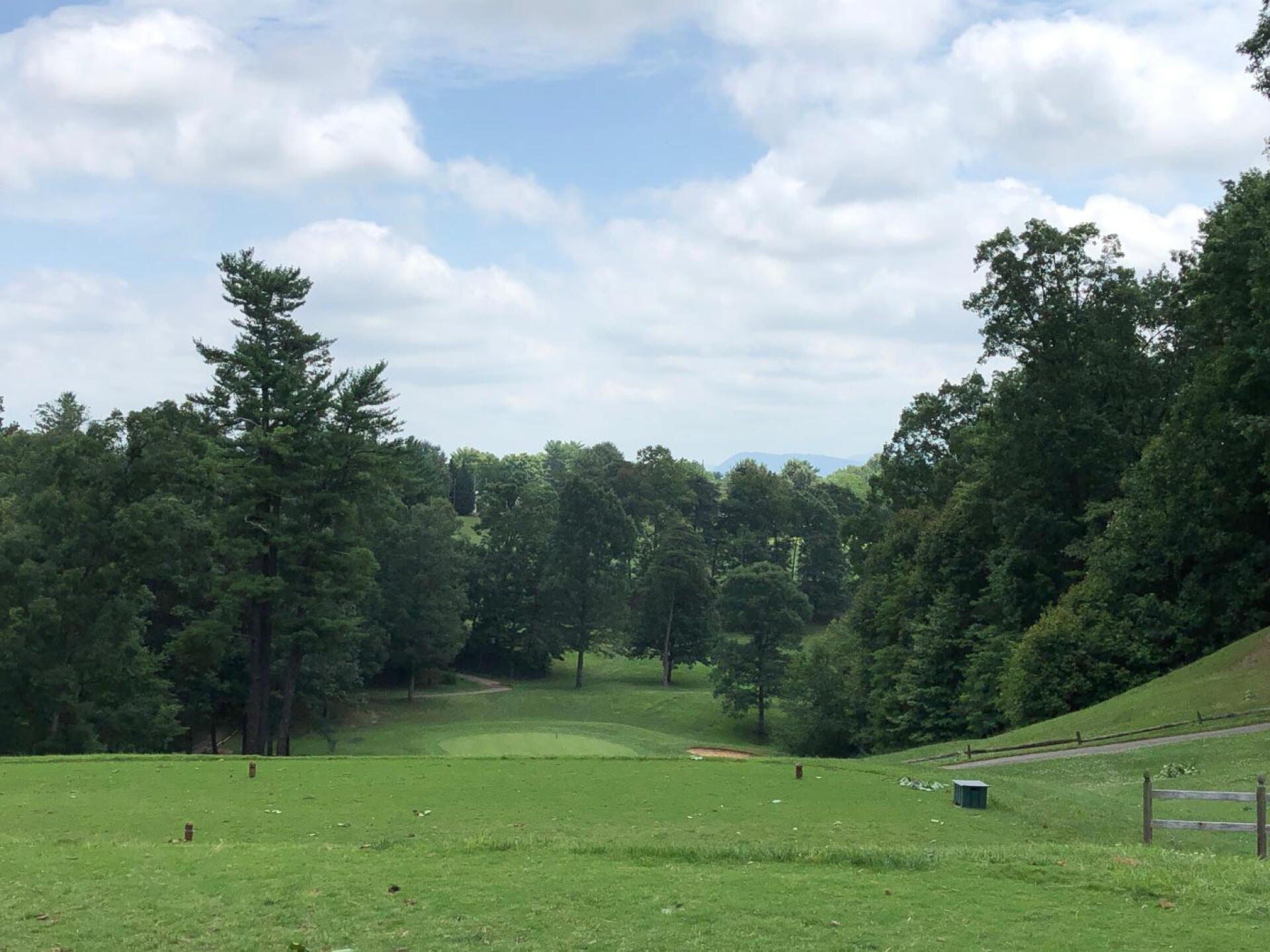 9th tee - down hill 185ish (Photo submitted by physionut7777 on 07/10/2019)