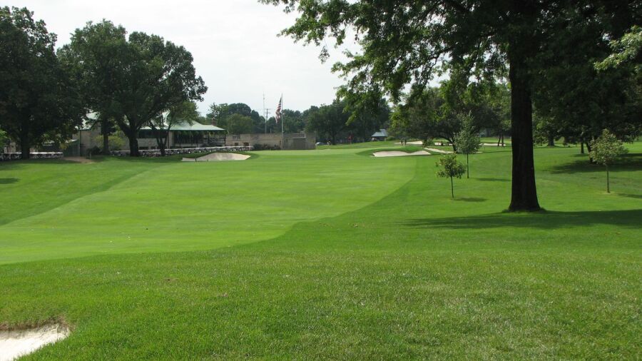 Ohio State University GC - Scarlet: #18 & clubhouse