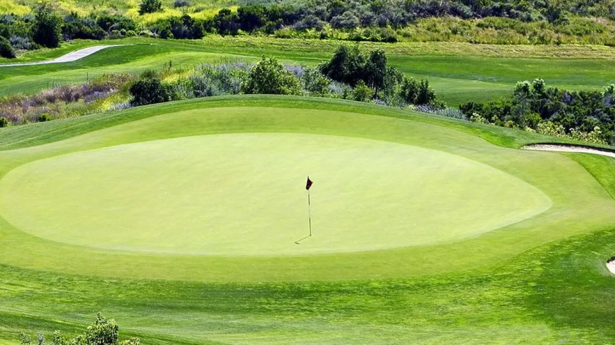 Moorpark Country Club - The Ridgeline Golf Course in Moorpark, California, USA