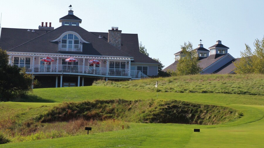 Bull at Pinehurst Farms golf course - hole 9