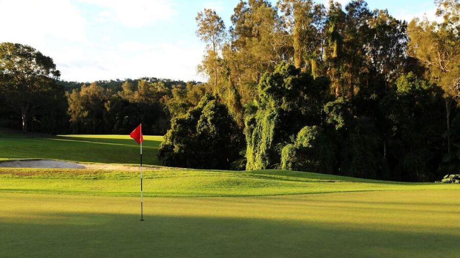 Windaroo Lakes 17th green