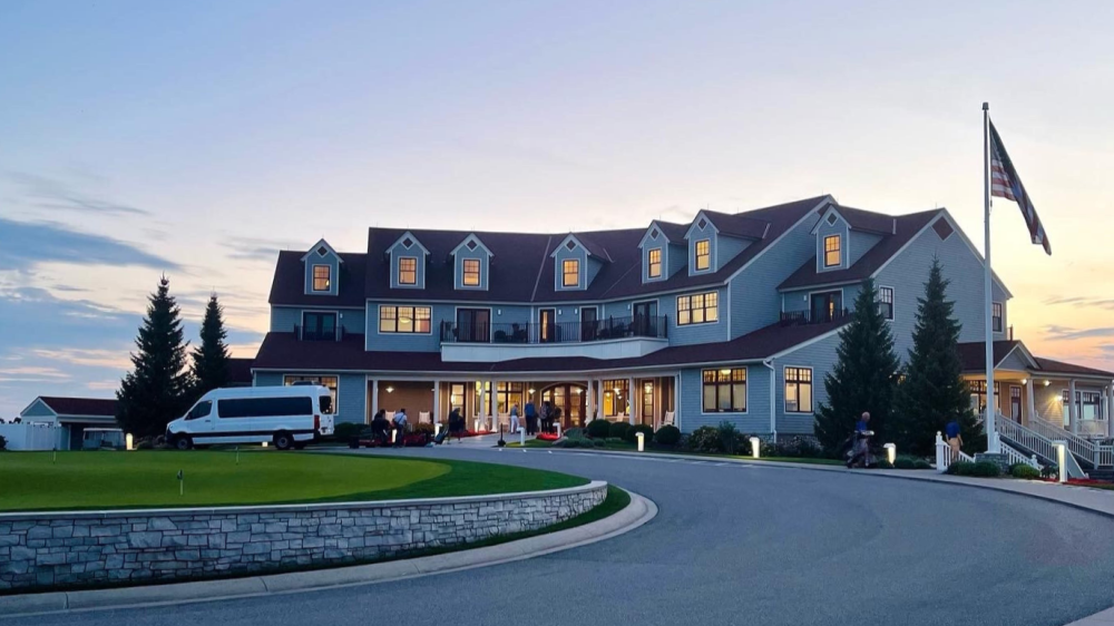 Arcadia Bluffs - Bluffs Course - clubhouse