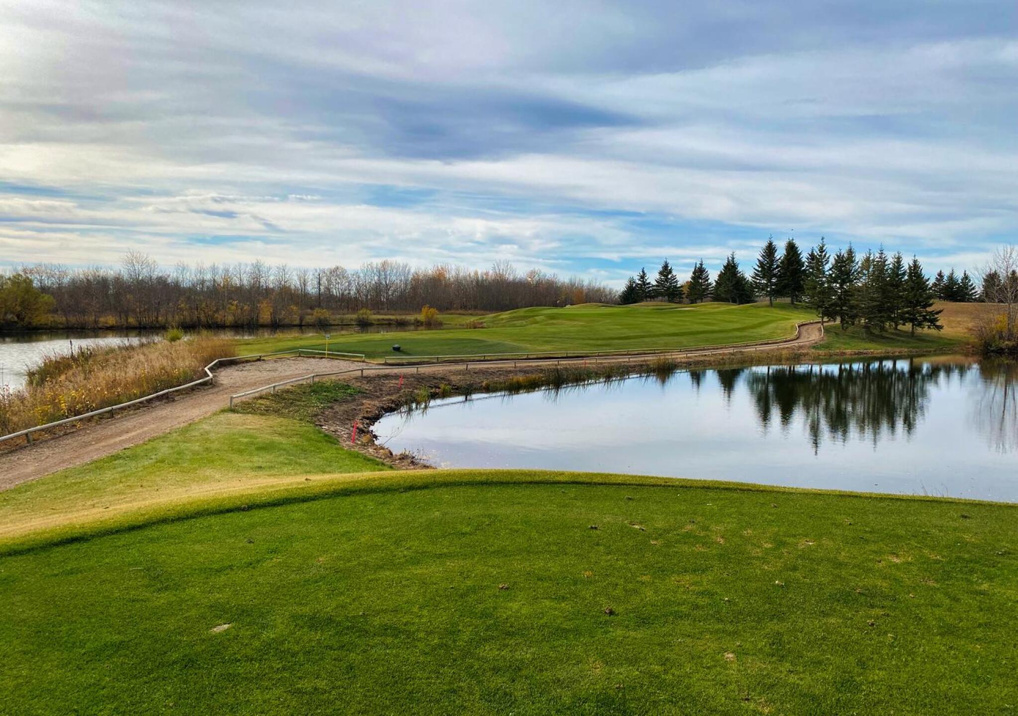 Two Hills Lions G&CC, Hole 3, Par 3, 186 yds (Photo submitted by DYakimec on 12/25/2022)