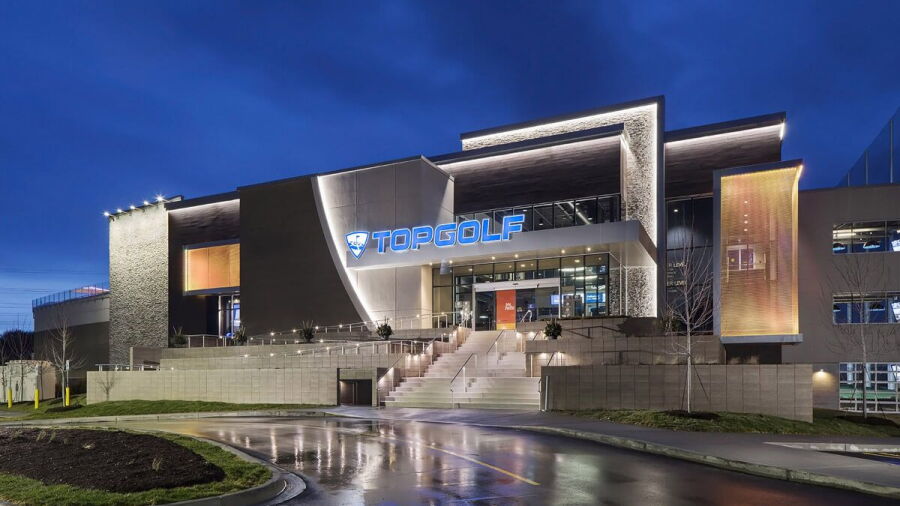 Topgolf Auburn Hills by night