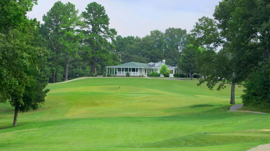 Jackson National GC: #11 & clubhouse
