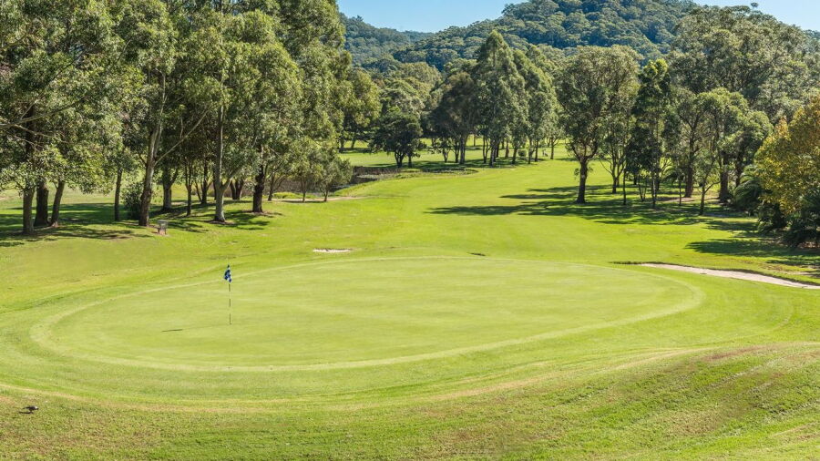 Gosford GC: #18