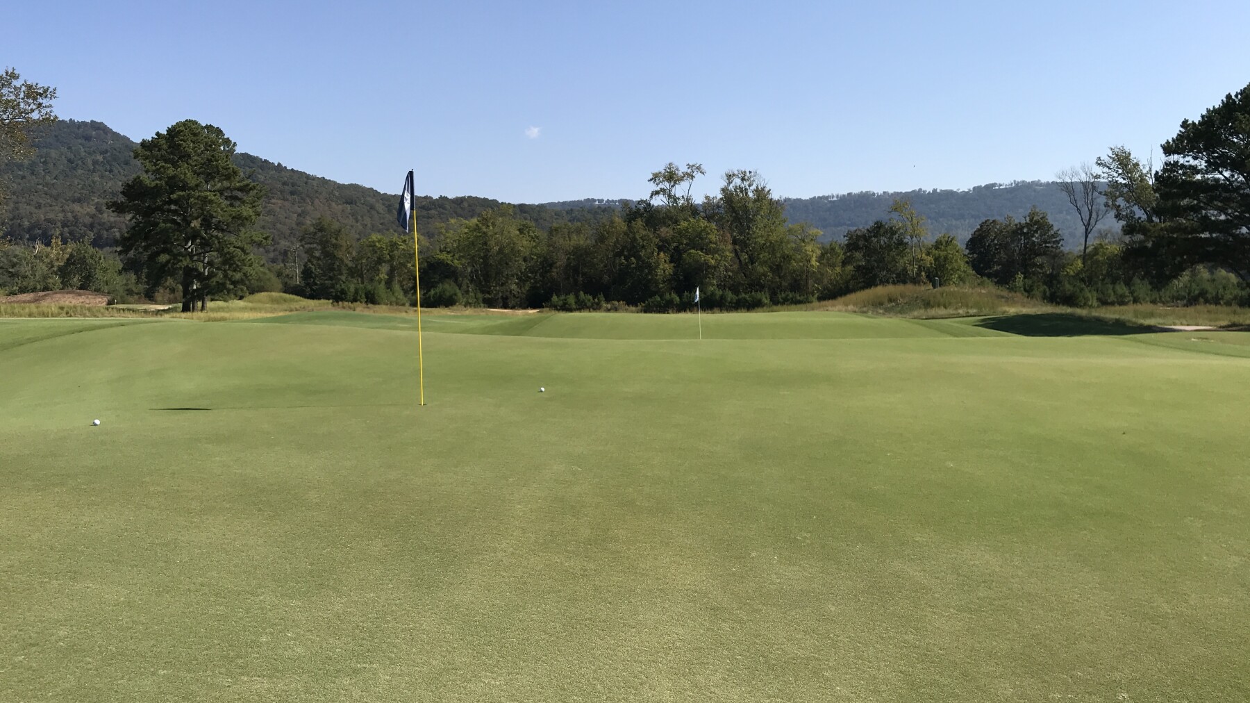 Holebyhole tour of Sweetens Cove in Tennessee