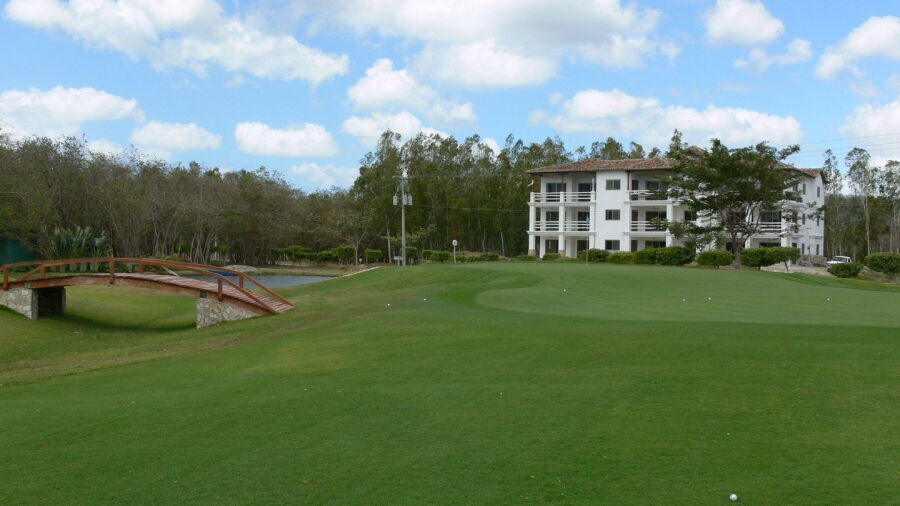 Hacienda Iguana Golf & Beach Club