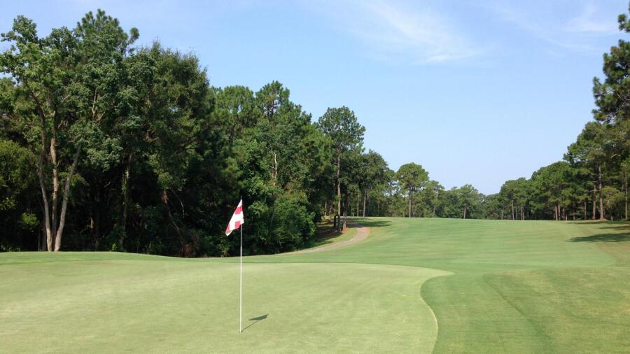 Lake Forest Yacht & Country Club