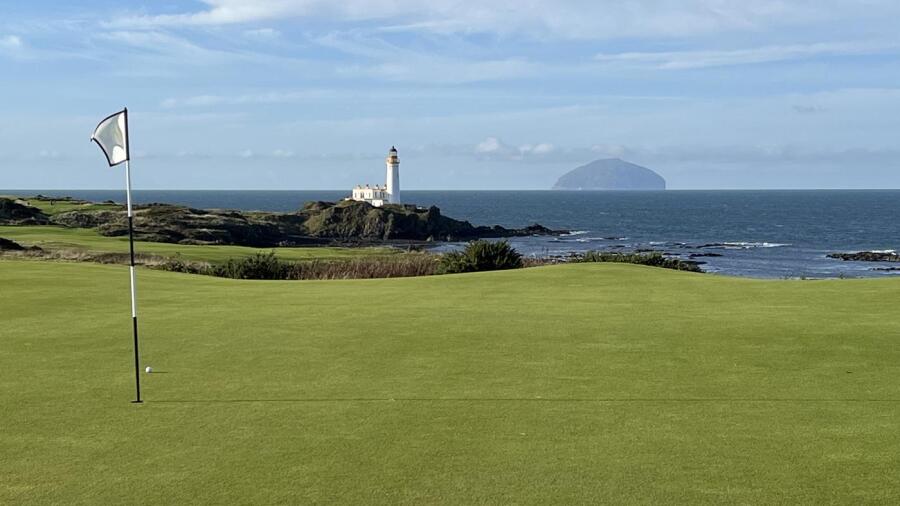 Trump Turnberry Resort - King Robert the Bruce Course - lighthouse