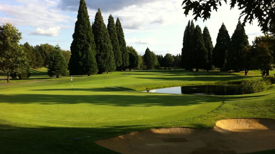 Columbia Edgewater CC - Macan: #9