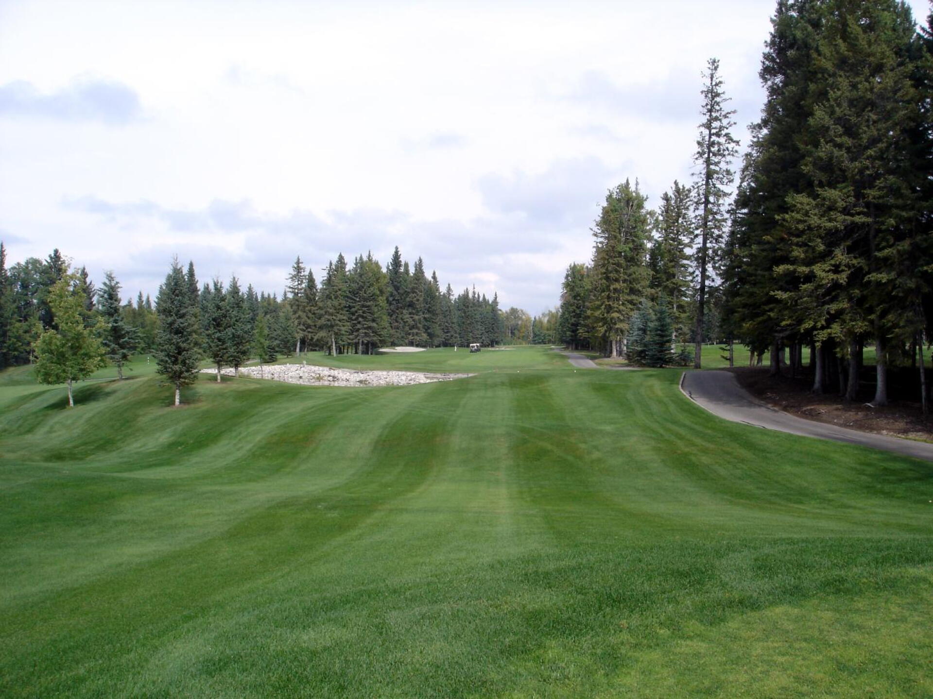 Sundre GC, Hole 15, Par 5, 556 yds (Photo submitted by DYakimec on 10/02/2019)