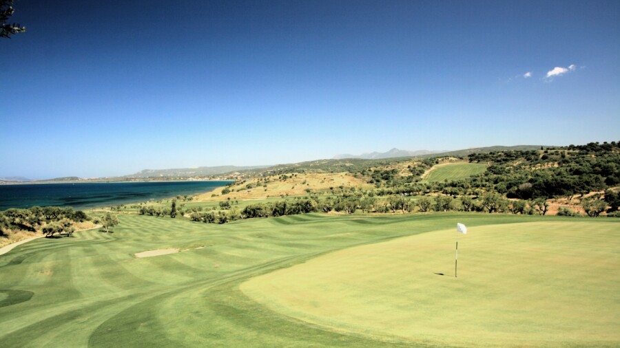 Bay golf course at Costa Navarino - par 5s
