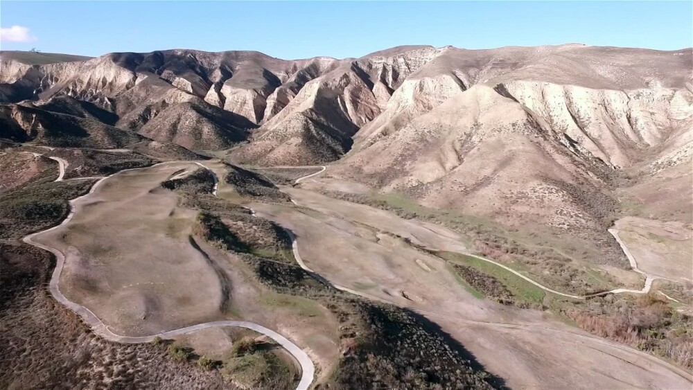Lost Canyons occupied a striking landscape, which is now reclaiming its courses.